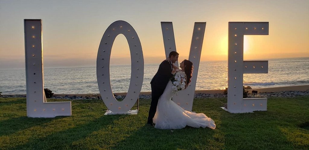 love sign wedding background