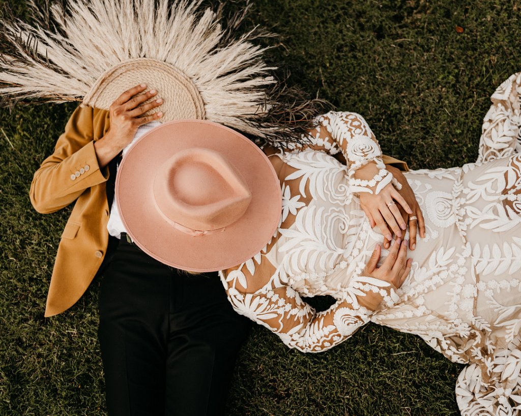 hat props wedding photo