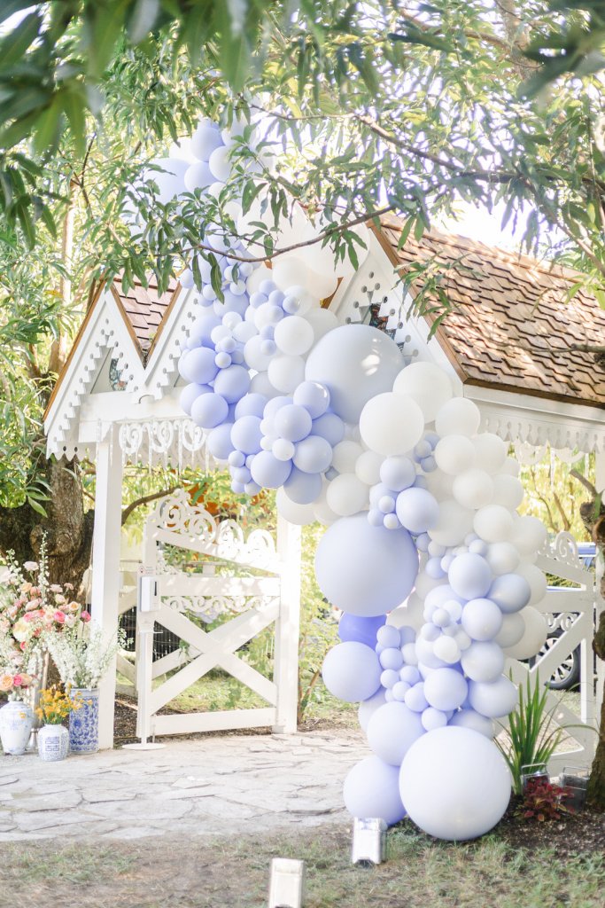 balloon wedding decor