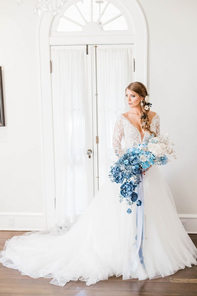 Winter wedding bridal bouquet