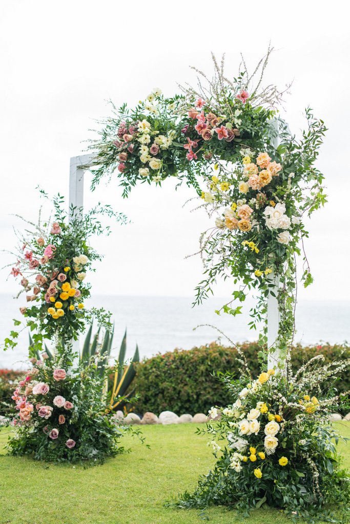 wedding ceremony arch