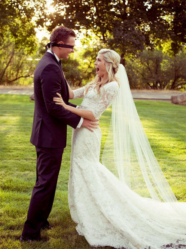 sweet moment before the couples first look