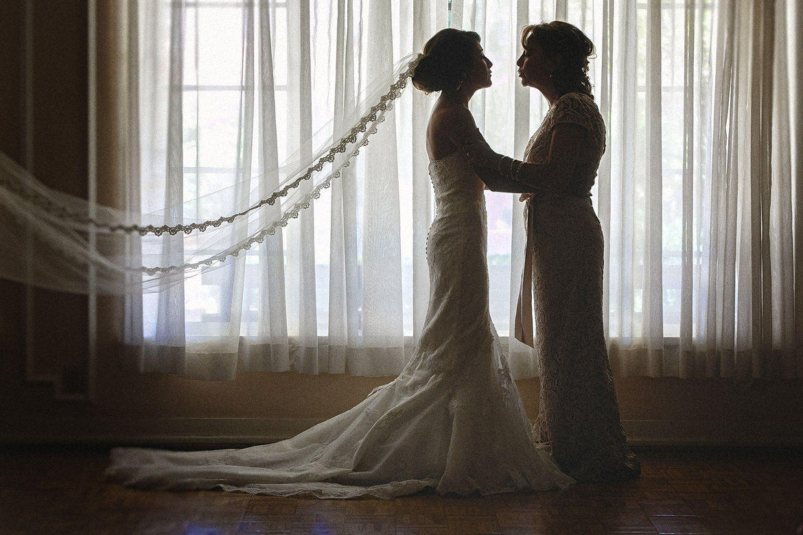 bride and mother