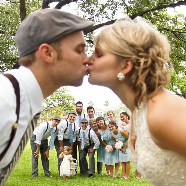 creative bridal party photo