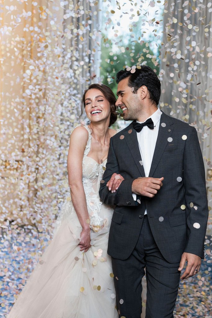 confetti wedding photo bride and groom