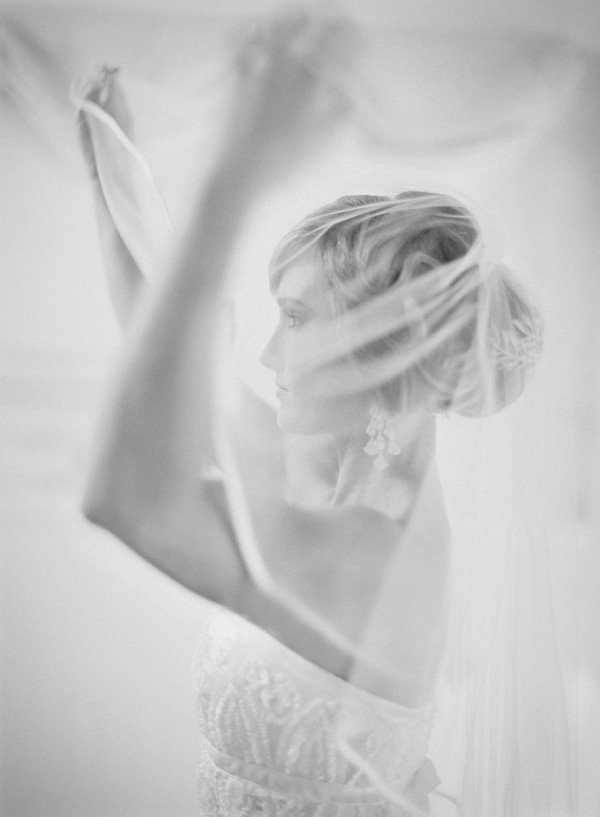 jose villa bride veil