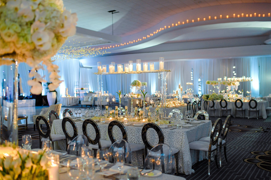 modern wedding decor