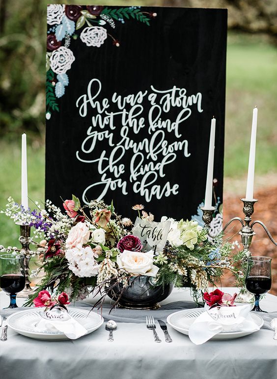 sweetheart table