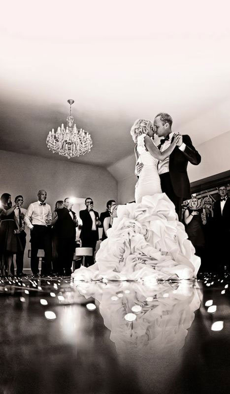 romantic photo angle for the first dance