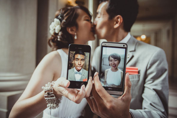 silly wedding photo