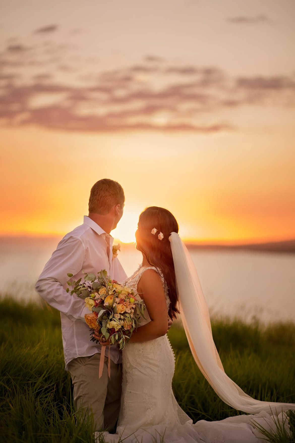 beautiful sunset wedding photo