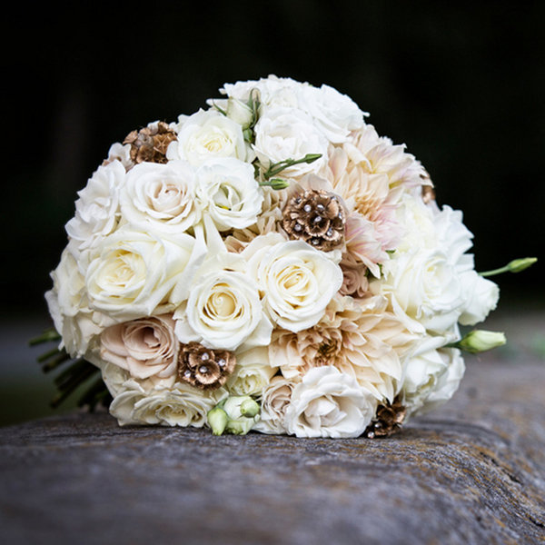 winter wedding bouquet