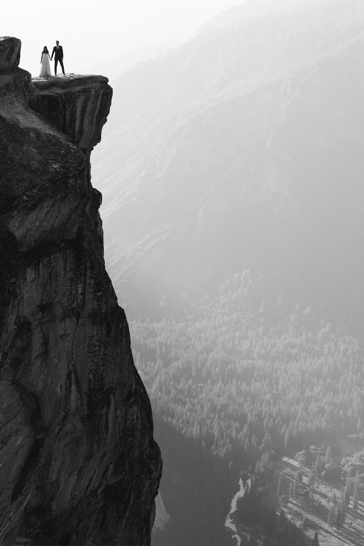 bride and groom mountain wedding photo