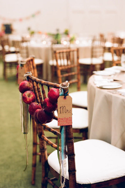 apple garlands fall wedding decor