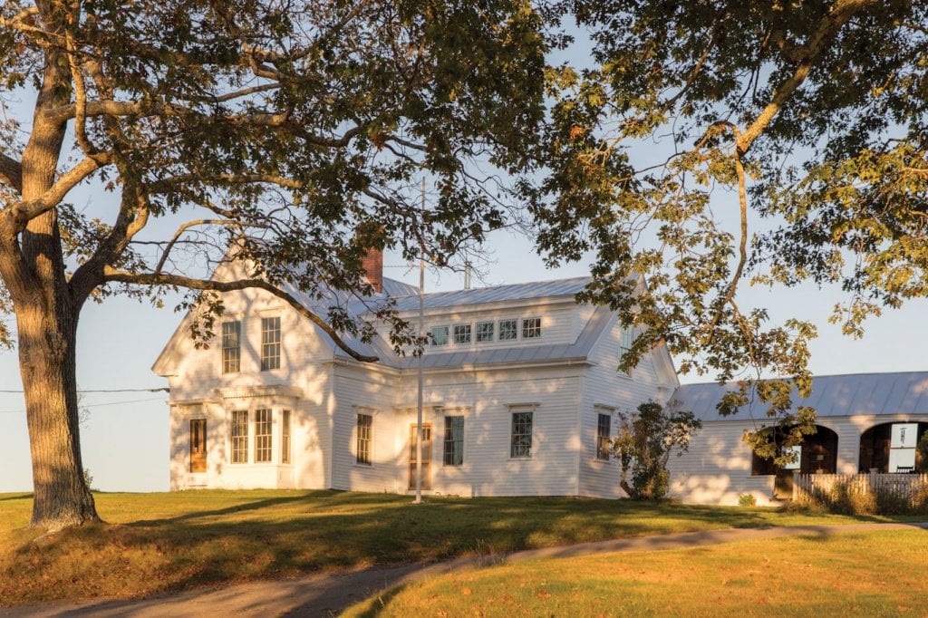 farmhouse in maine