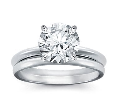 round engagement ring