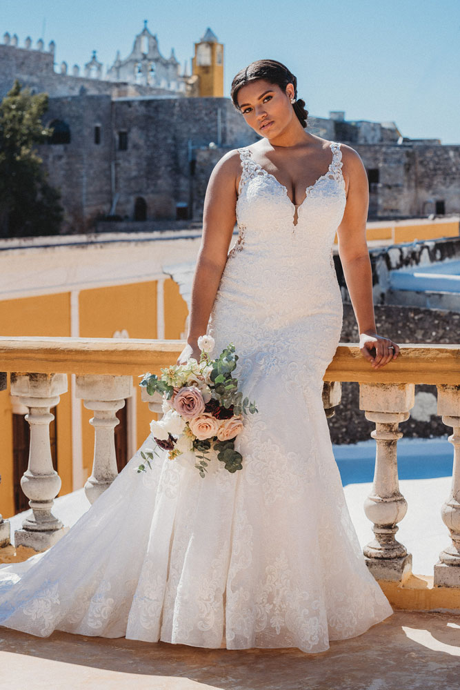 Plus size wedding gown