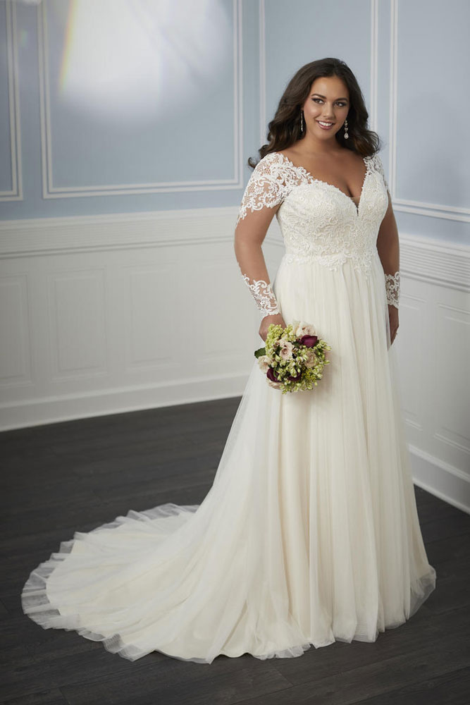 Plus size wedding gown