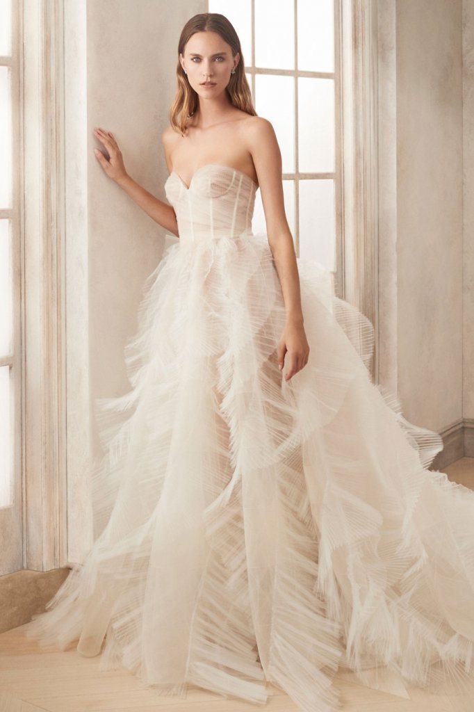 oscar de la renta wedding gown