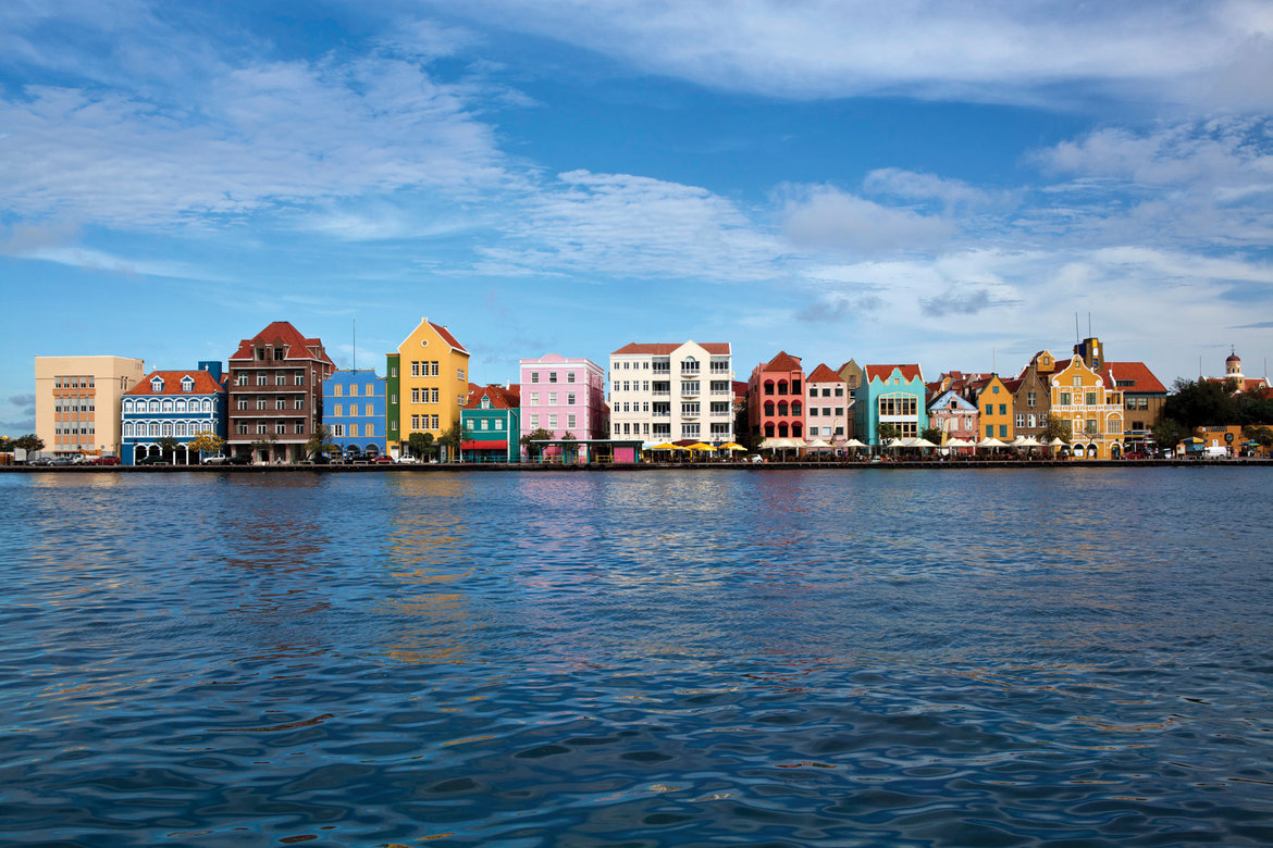 handelskade in willemstad harbor