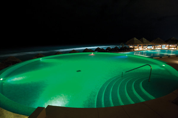 me cancun pool