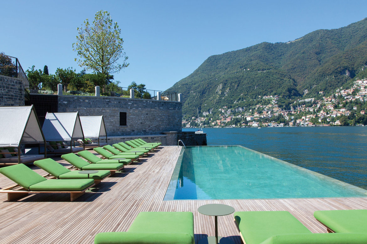 lake como il sereno pool