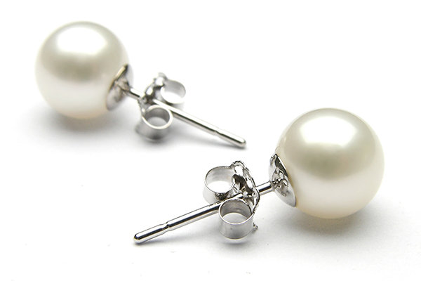 pearl studs