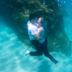 underwater engagement photos