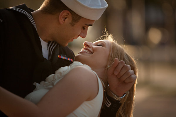 wars end kiss engagement photos