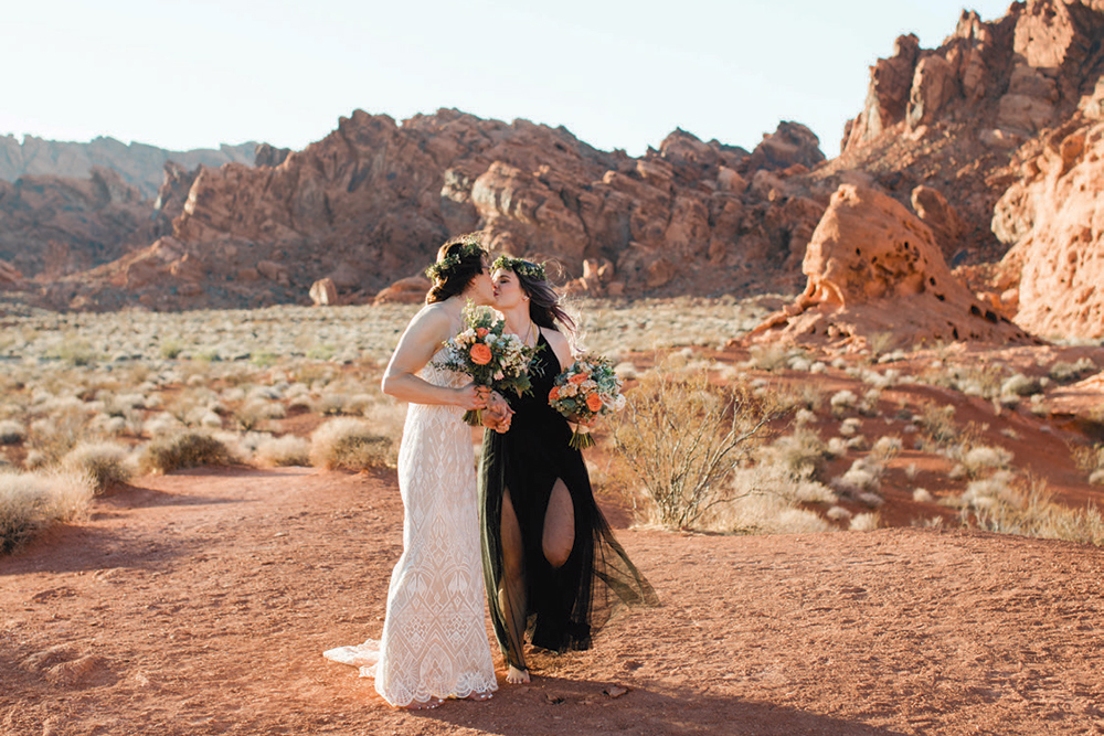 brides kiss