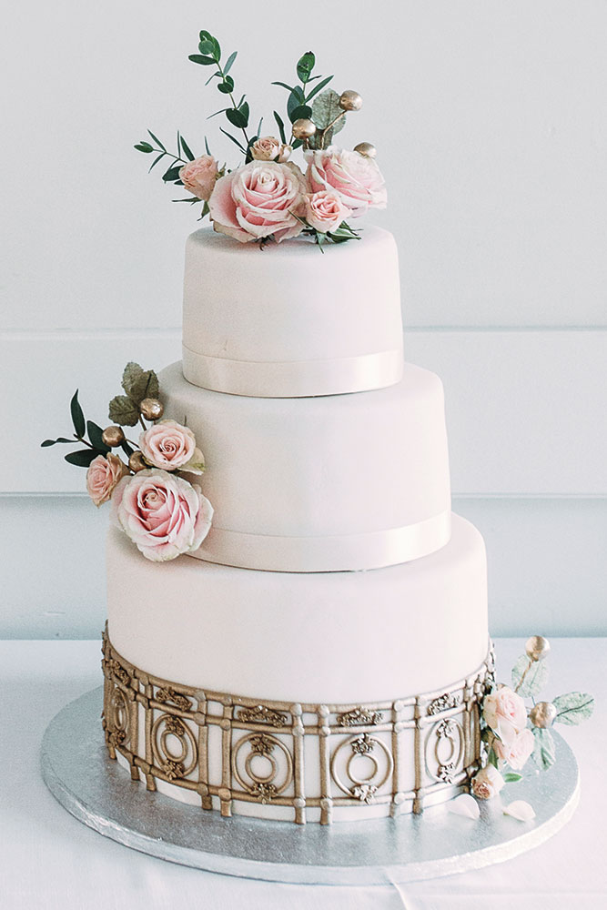 Simple wedding cake