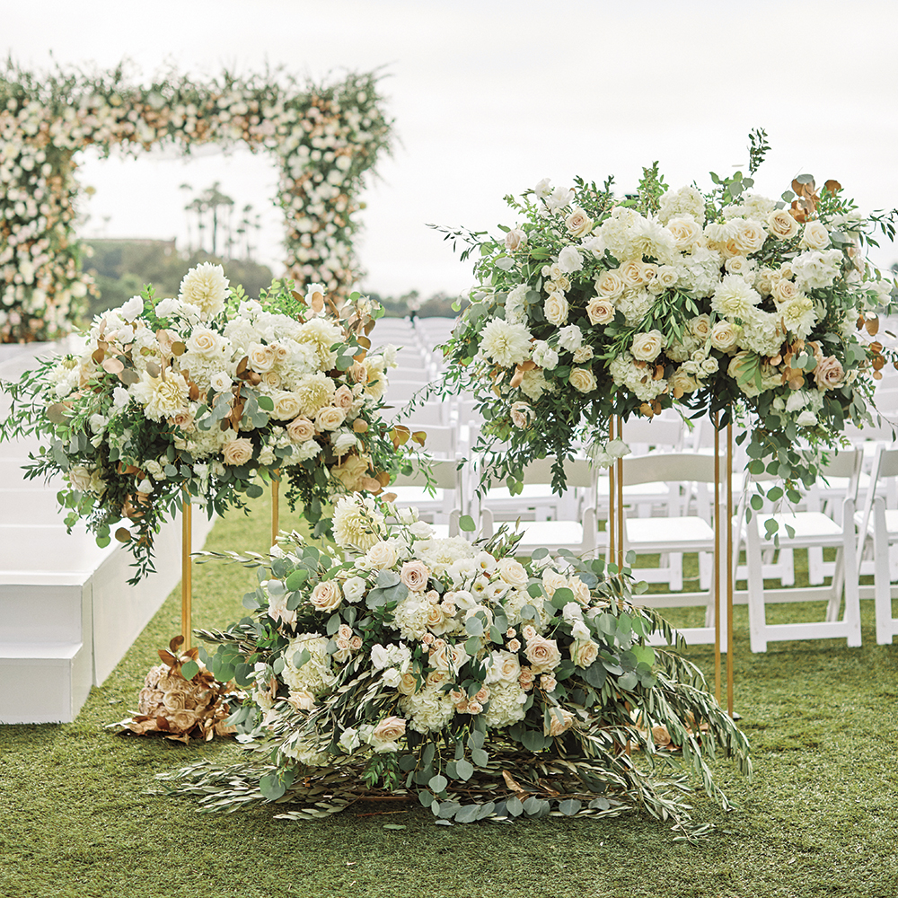 modern outdoor wedding ceremony