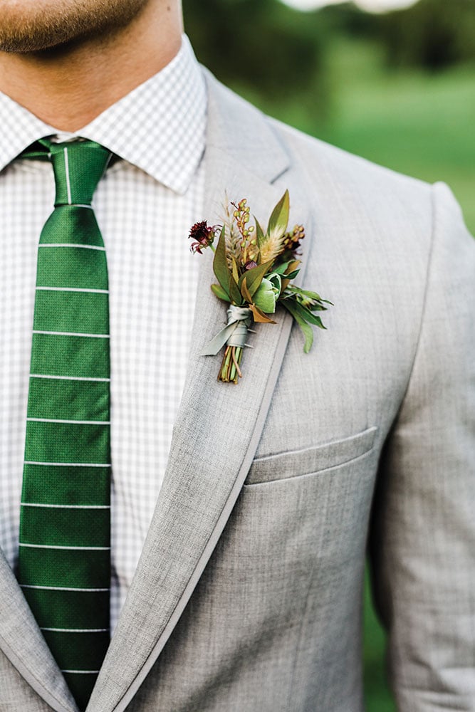 groom boutonniere