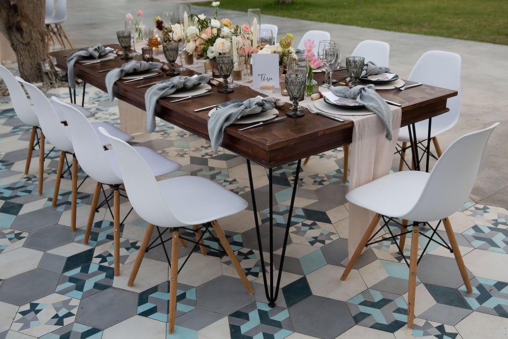 Outdoor wedding reception table