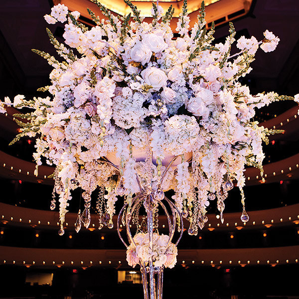 white wedding centerpiece