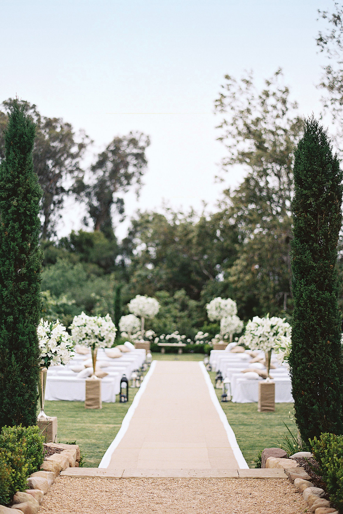 burlap aisle runner