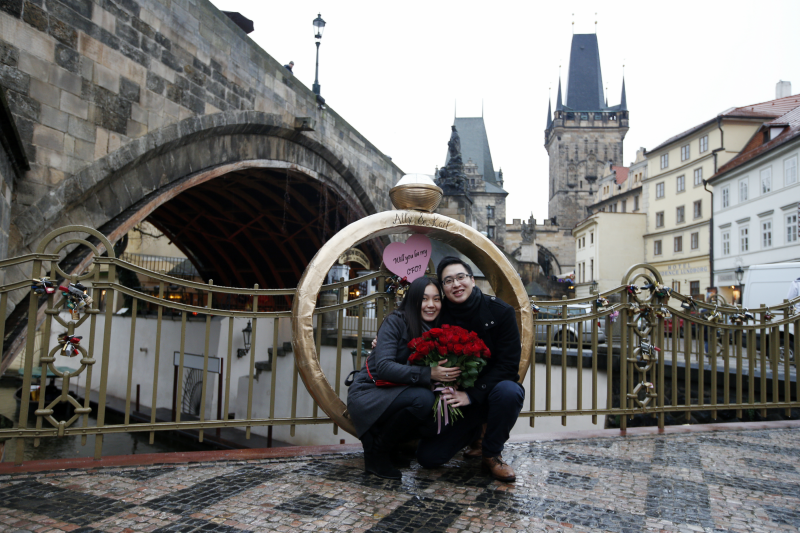 prague-proposal-bridge