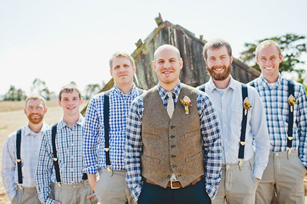 plaid groom and groomsmen