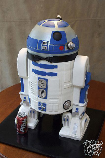 r2d2 groomsmen cake 