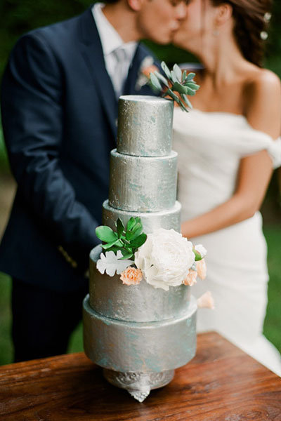 silver wedding cake