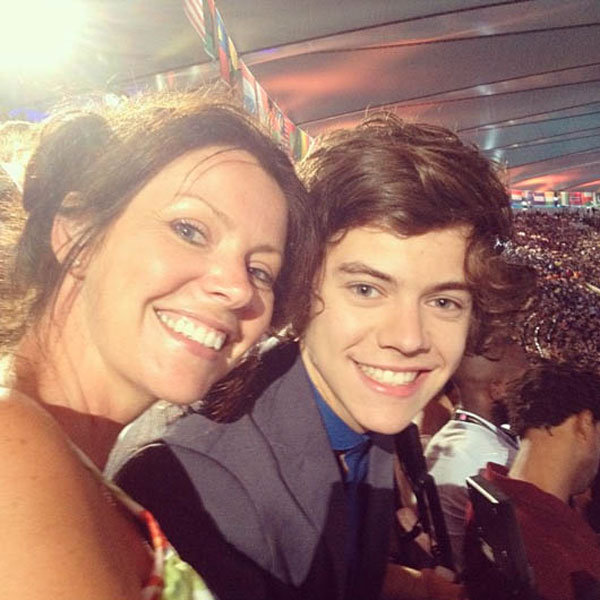 harry styles and mom