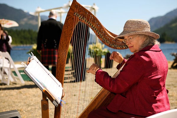 woman playing harp