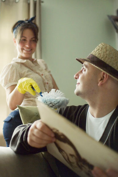 50s housewife themed engagement photos