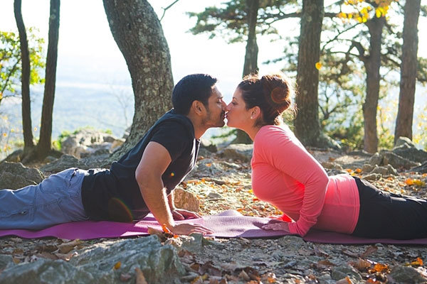 couple doing yoga together