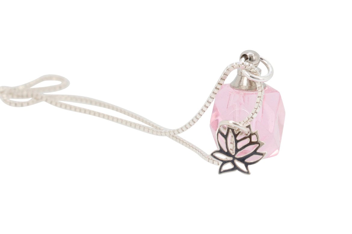 zoe and piper pink crystal necklace