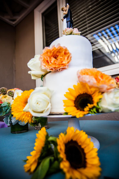 sunflower wedding cake