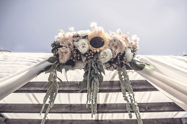 rustic wedding ceremony decor