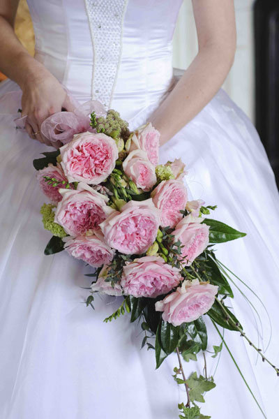 cascading rose bouquet