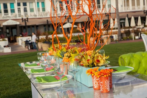 bright table decor