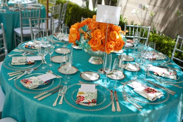 bright table decor 